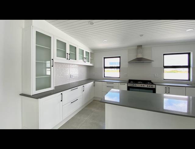 4 BEDROOM HOUSE FOR SALE IN ATLANTIC SANDS PRIVATE ESTATE